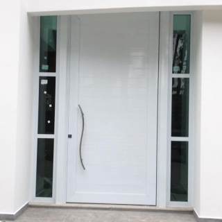 Porta pivotante linha 42 Caixilhos de alumínio Esquadrias de alumínio para residências Porta pivotante linha 42 Esquadrias em São Paulo Janelas de alumínio